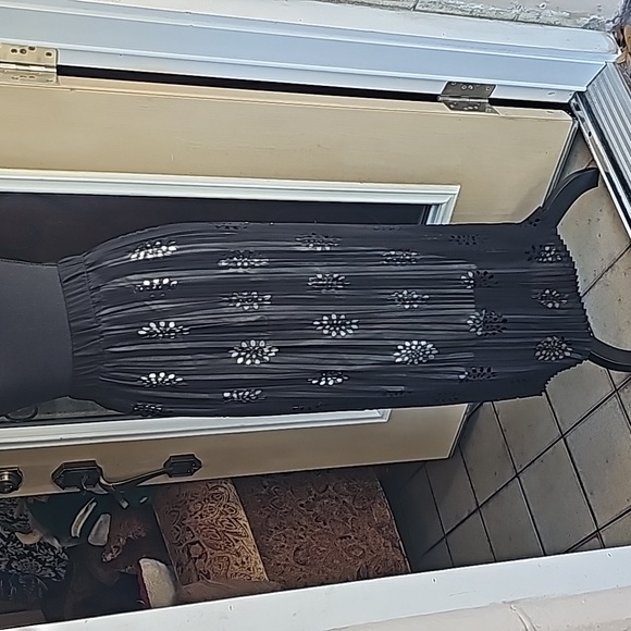 Metro Wear Dresses & Skirts - Black pleated skirt